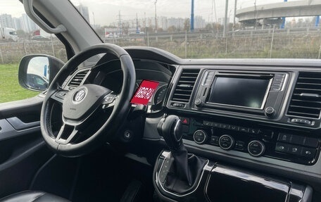 Volkswagen Multivan T6 рестайлинг, 2017 год, 4 300 000 рублей, 9 фотография