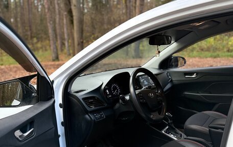 Hyundai Solaris II рестайлинг, 2022 год, 1 200 000 рублей, 7 фотография
