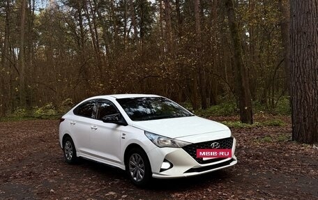 Hyundai Solaris II рестайлинг, 2022 год, 1 200 000 рублей, 6 фотография