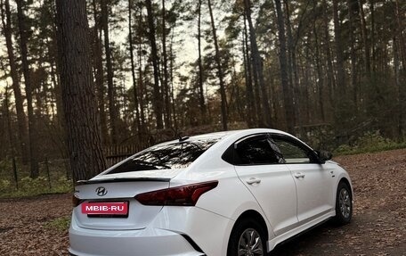 Hyundai Solaris II рестайлинг, 2022 год, 1 200 000 рублей, 5 фотография
