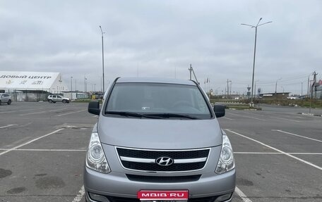 Hyundai Grand Starex Grand Starex I рестайлинг 2, 2012 год, 1 700 000 рублей, 1 фотография