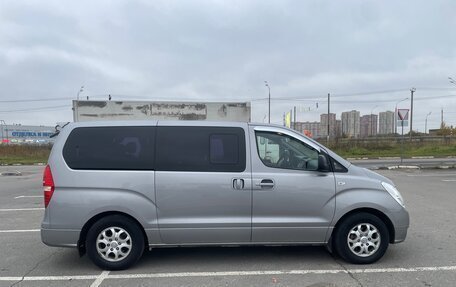 Hyundai Grand Starex Grand Starex I рестайлинг 2, 2012 год, 1 700 000 рублей, 2 фотография