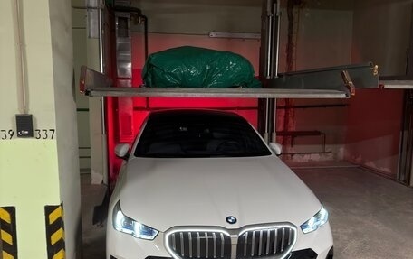 BMW 5 серия, 2023 год, 7 000 000 рублей, 1 фотография