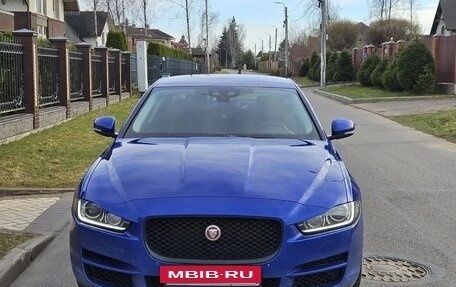 Jaguar XE I рестайлинг, 2017 год, 1 400 000 рублей, 4 фотография