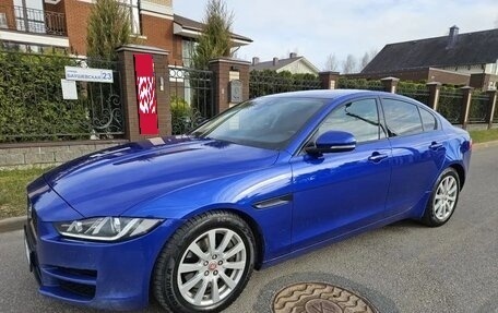 Jaguar XE I рестайлинг, 2017 год, 1 400 000 рублей, 2 фотография