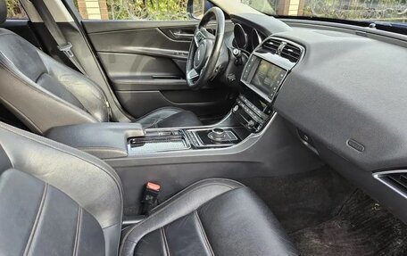 Jaguar XE I рестайлинг, 2017 год, 1 400 000 рублей, 20 фотография