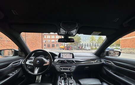 BMW 7 серия, 2018 год, 2 890 000 рублей, 10 фотография