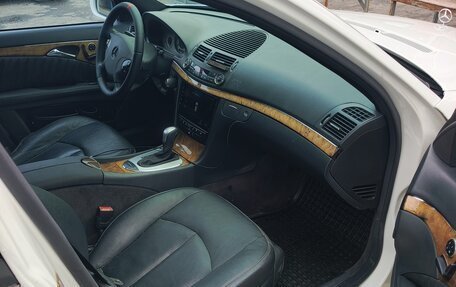 Mercedes-Benz E-Класс, 2005 год, 1 000 000 рублей, 5 фотография