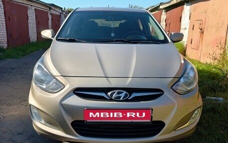 Hyundai Solaris II рестайлинг, 2011 год, 620 000 рублей, 3 фотография