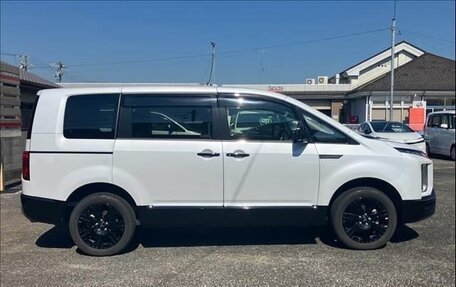 Mitsubishi Delica D:5 I, 2023 год, 2 705 000 рублей, 3 фотография