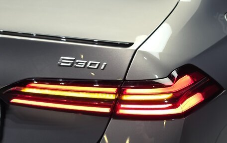 BMW 5 серия, 2025 год, 6 000 000 рублей, 6 фотография