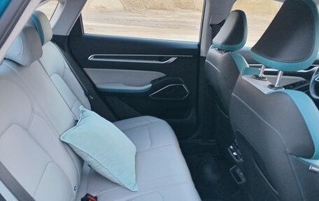 Geely Emgrand, 2023 год, 1 800 000 рублей, 8 фотография