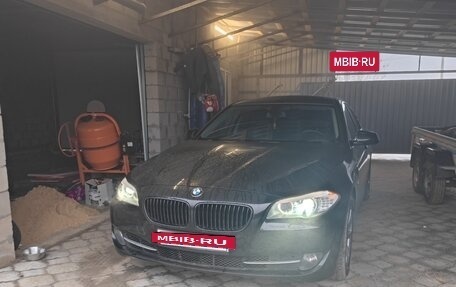 BMW 5 серия, 2012 год, 1 800 000 рублей, 2 фотография