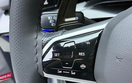 Volkswagen Golf VIII, 2022 год, 1 570 000 рублей, 9 фотография