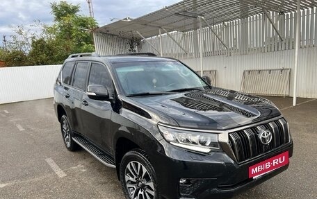 Toyota Land Cruiser Prado 150 рестайлинг, 2021 год, 7 000 000 рублей, 12 фотография