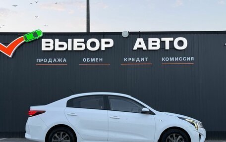 KIA Rio IV, 2021 год, 1 630 000 рублей, 3 фотография