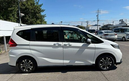 Honda Freed II, 2021 год, 1 810 000 рублей, 3 фотография