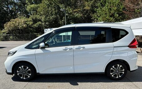 Honda Freed II, 2021 год, 1 810 000 рублей, 4 фотография