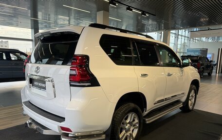 Toyota Land Cruiser Prado 150 рестайлинг, 2011 год, 2 695 000 рублей, 5 фотография