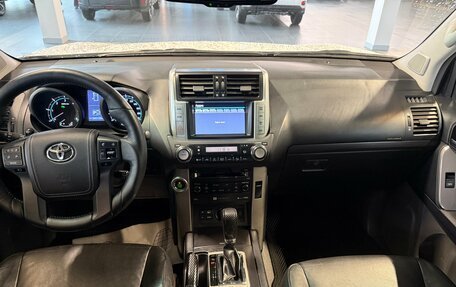 Toyota Land Cruiser Prado 150 рестайлинг, 2011 год, 2 695 000 рублей, 13 фотография