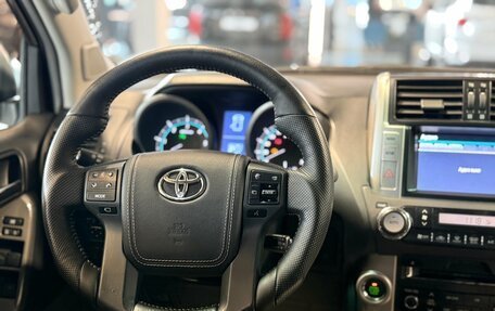 Toyota Land Cruiser Prado 150 рестайлинг, 2011 год, 2 695 000 рублей, 15 фотография
