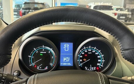 Toyota Land Cruiser Prado 150 рестайлинг, 2011 год, 2 695 000 рублей, 16 фотография