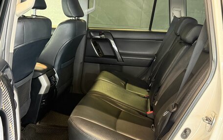 Toyota Land Cruiser Prado 150 рестайлинг, 2011 год, 2 695 000 рублей, 22 фотография