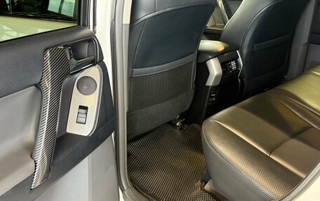 Toyota Land Cruiser Prado 150 рестайлинг, 2011 год, 2 695 000 рублей, 23 фотография
