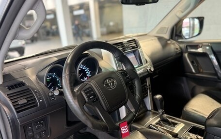 Toyota Land Cruiser Prado 150 рестайлинг, 2011 год, 2 695 000 рублей, 12 фотография