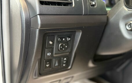 Toyota Land Cruiser Prado 150 рестайлинг, 2011 год, 2 695 000 рублей, 26 фотография