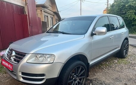 Volkswagen Touareg III, 2004 год, 700 000 рублей, 1 фотография