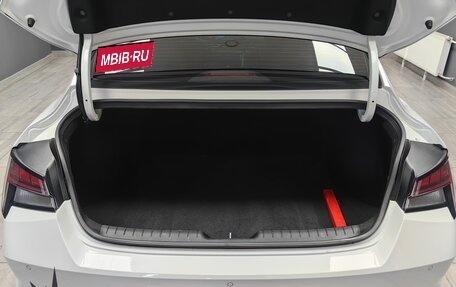 Hyundai Elantra, 2023 год, 1 750 000 рублей, 13 фотография
