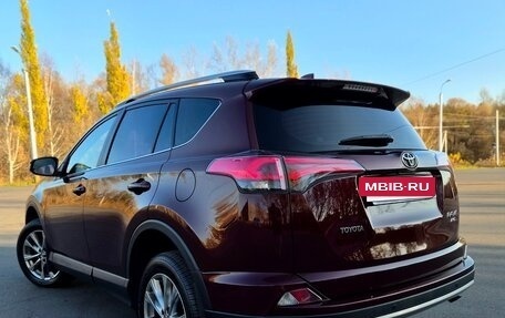 Toyota RAV4, 2017 год, 2 137 000 рублей, 3 фотография