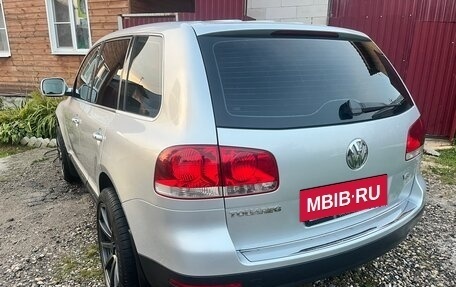 Volkswagen Touareg III, 2004 год, 700 000 рублей, 2 фотография