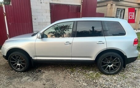 Volkswagen Touareg III, 2004 год, 700 000 рублей, 4 фотография
