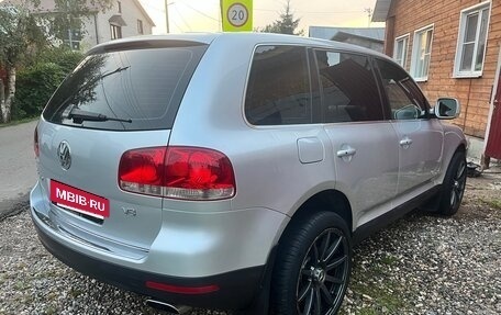 Volkswagen Touareg III, 2004 год, 700 000 рублей, 3 фотография