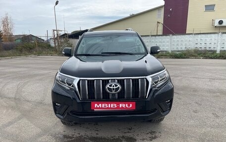 Toyota Land Cruiser Prado 150 рестайлинг, 2021 год, 5 050 000 рублей, 3 фотография