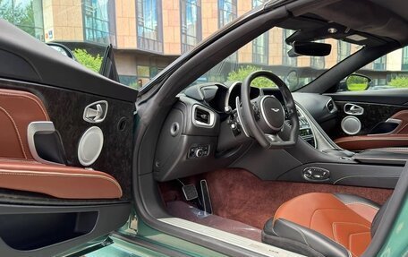 Aston Martin DBS III, 2021 год, 25 500 000 рублей, 24 фотография