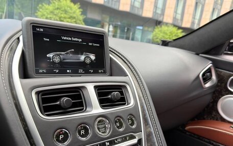 Aston Martin DBS III, 2021 год, 25 500 000 рублей, 28 фотография