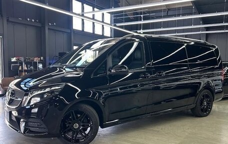 Mercedes-Benz V-Класс, 2023 год, 6 533 084 рублей, 2 фотография