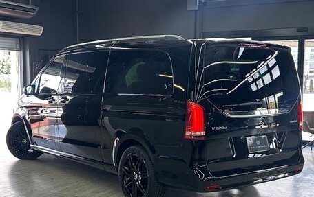 Mercedes-Benz V-Класс, 2023 год, 6 533 084 рублей, 4 фотография