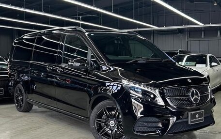 Mercedes-Benz V-Класс, 2023 год, 6 533 084 рублей, 10 фотография
