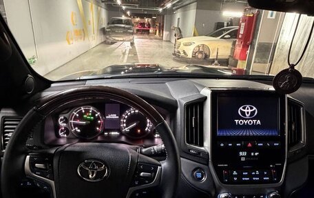 Toyota Land Cruiser 200, 2019 год, 9 700 000 рублей, 8 фотография