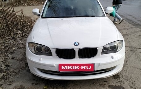 BMW 1 серия, 2010 год, 850 000 рублей, 2 фотография
