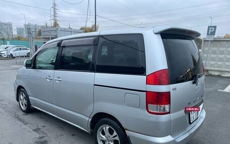 Toyota Noah III, 2005 год, 649 000 рублей, 7 фотография