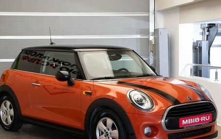 MINI Hatch, 2018 год, 1 885 000 рублей, 3 фотография