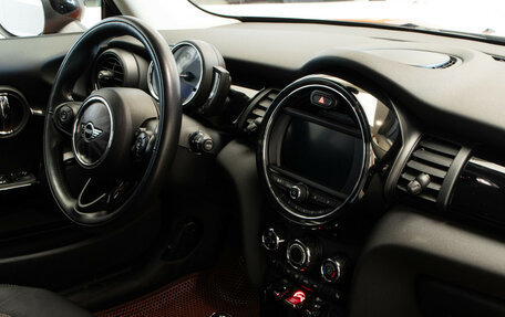 MINI Hatch, 2018 год, 1 885 000 рублей, 20 фотография