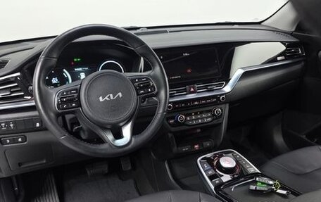 KIA Niro I, 2022 год, 2 290 000 рублей, 16 фотография