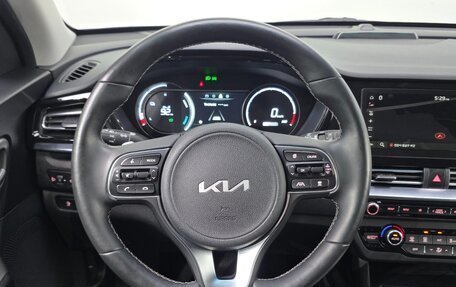 KIA Niro I, 2022 год, 2 290 000 рублей, 17 фотография