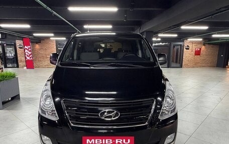 Hyundai H-1 II рестайлинг, 2015 год, 2 250 000 рублей, 2 фотография